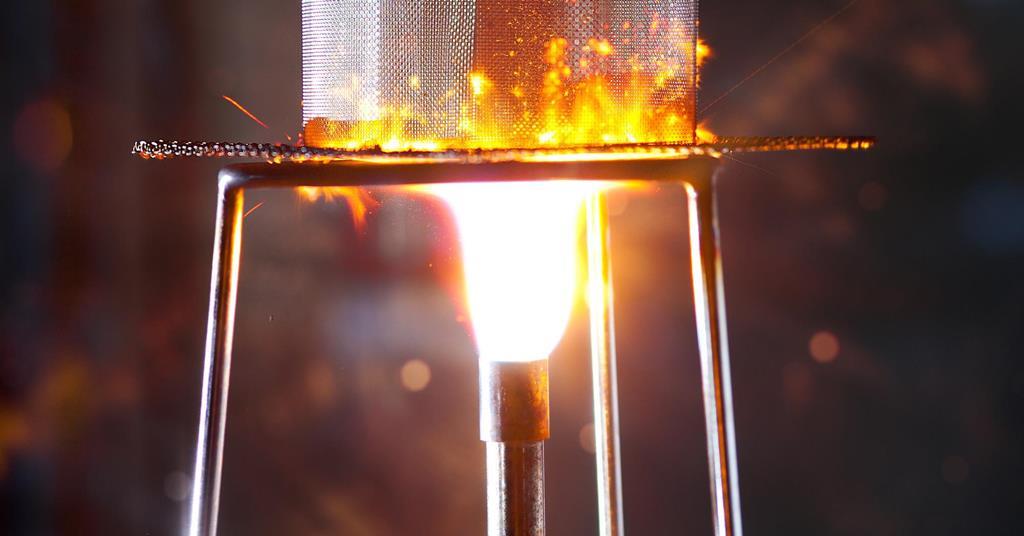 Silver Incendiary Incendiary silver | Exhibition chemistry | RSC Education