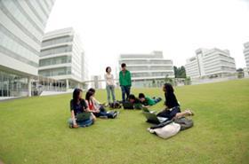 Students outside at RPS