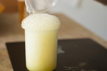 Foaming reaction beaker image