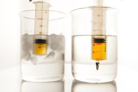 Two syringes with nitrogen oxides