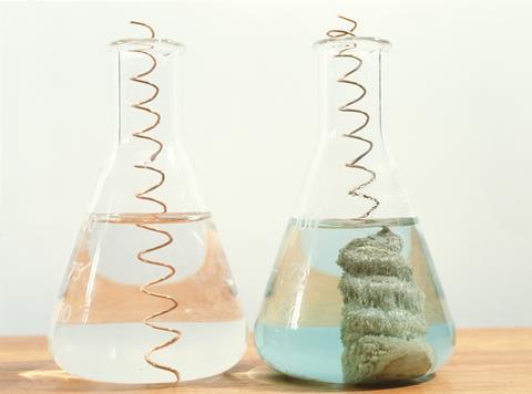 An image showing a metal displacement reaction