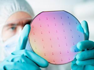 Reclaimed-silicon-waferiStock000015524880Large300tb