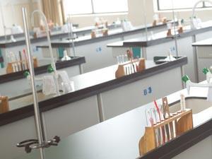 Empty classroom shutterstock 129781832 300tb[1]