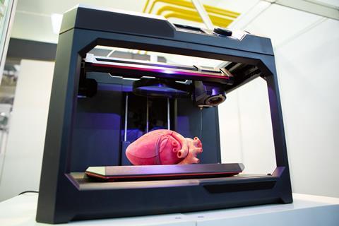 Зображення, на якому показано надруковане на 3D-вимірі серце